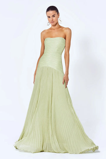Women’s Maxi Dress – Strapless Fitted Bodice – Pleated Flared Skirt – Elegant Fit